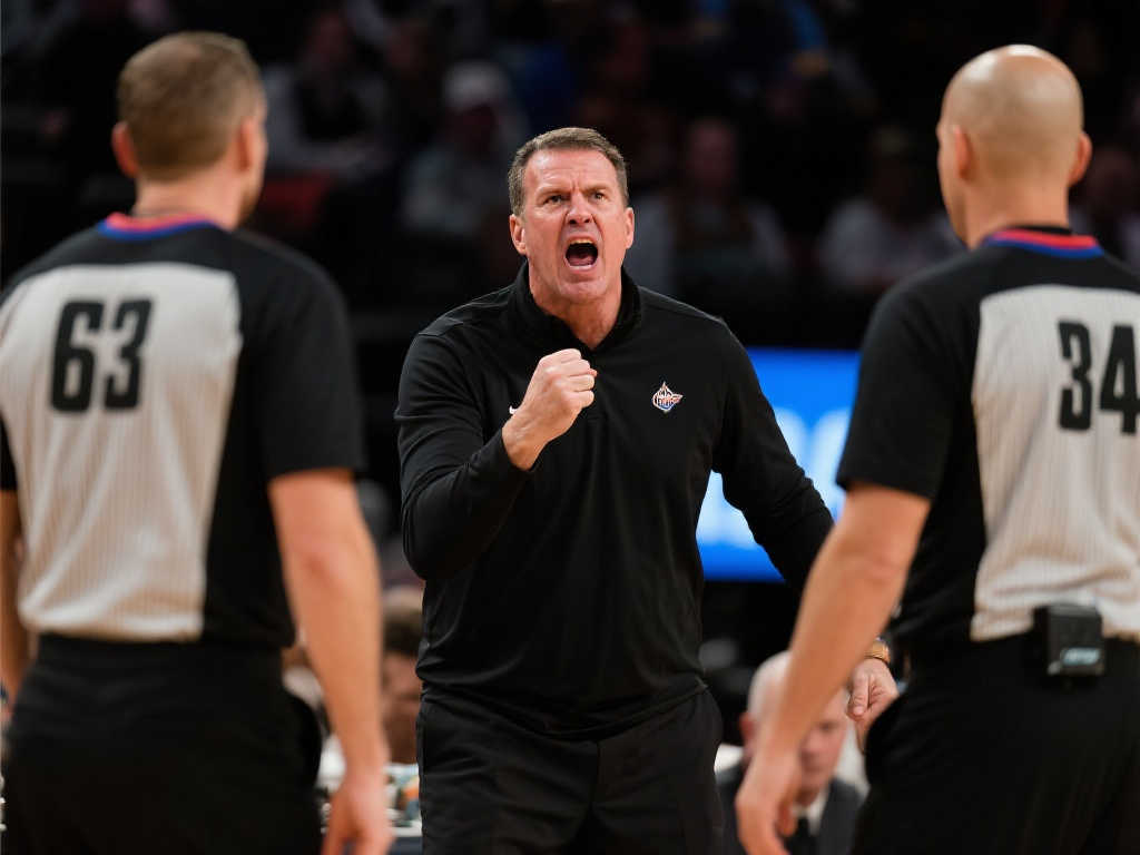 斯洛特嘲讽裁判握手，利物浦德比战三红惨败